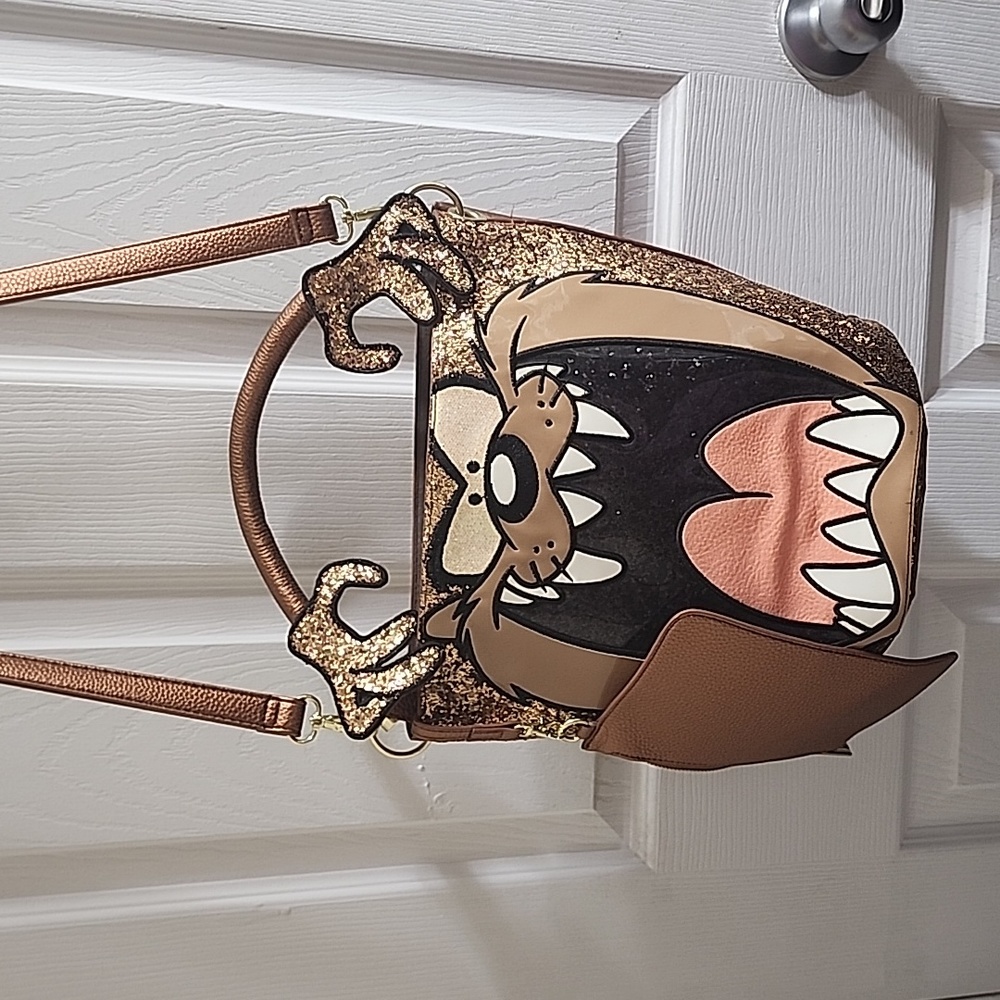 Danielle Nicole Looney Toones Tasmanian Devil Bucket Bag